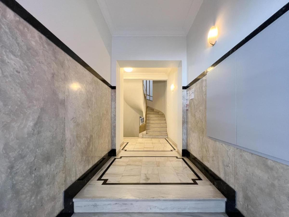 Vibrant Urban Getaway: Charming 2-Bedroom Near Bars, Parks, And Metro Ateny Zewnętrze zdjęcie